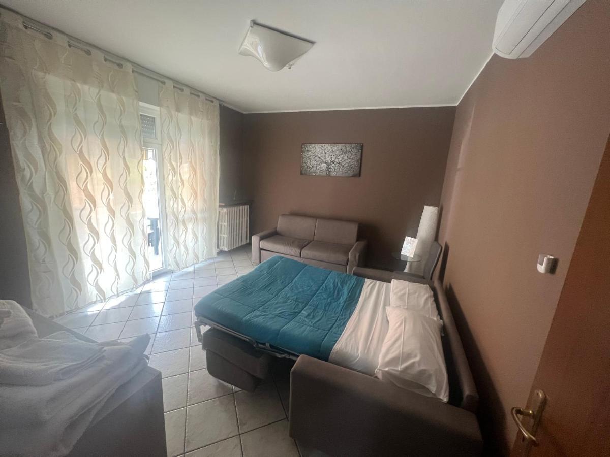 Orio Relax 24H Airport 1 - 3 Minute From Arrival By Bus Bérgamo Exterior foto